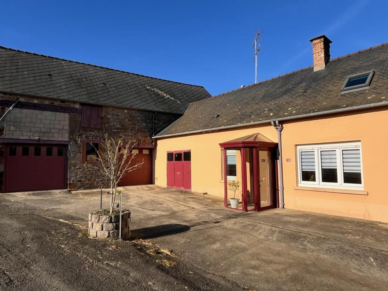 Maison De Famille Pre-en-Pail-Saint-Samson Exterior photo